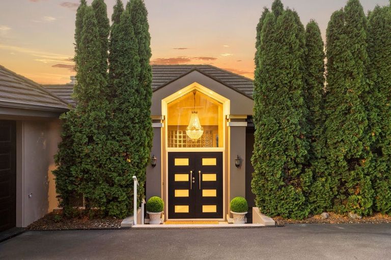 Photo of property in 16 Highcrest Heights, Westmorland, Christchurch, 8025