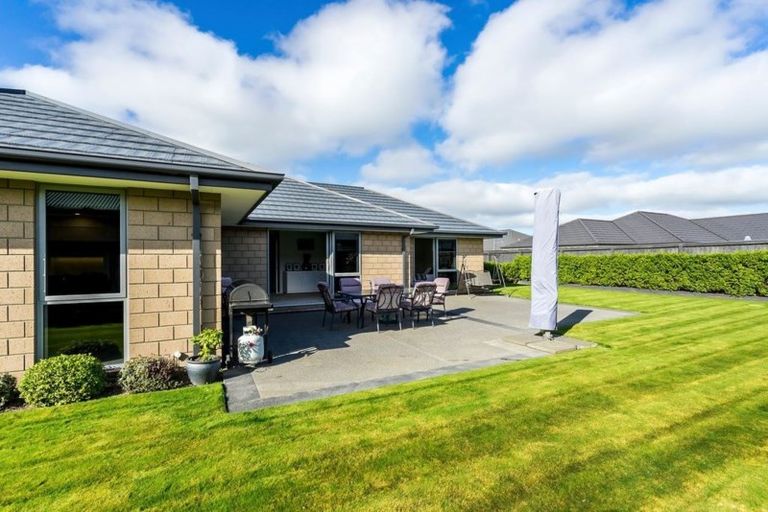 Photo of property in 3 Loeb Place, Rolleston, 7614