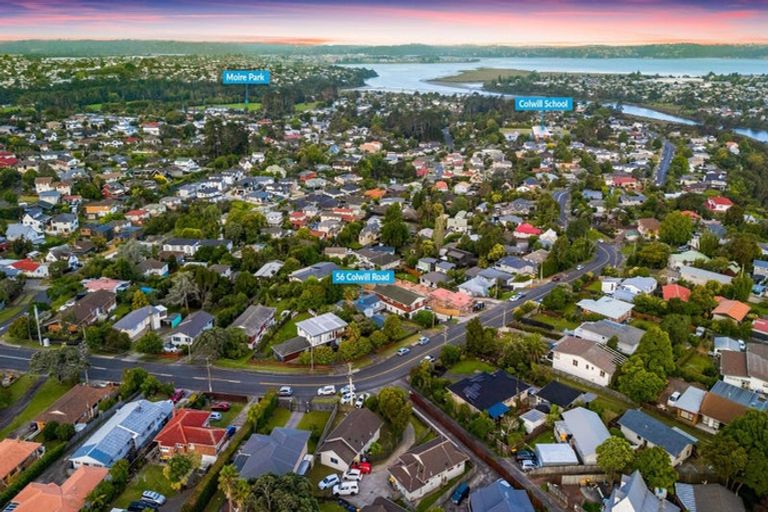 Photo of property in 56 Colwill Road, Massey, Auckland, 0614