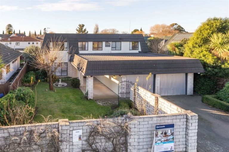 Photo of property in 11 Jamell Place, Avonhead, Christchurch, 8042
