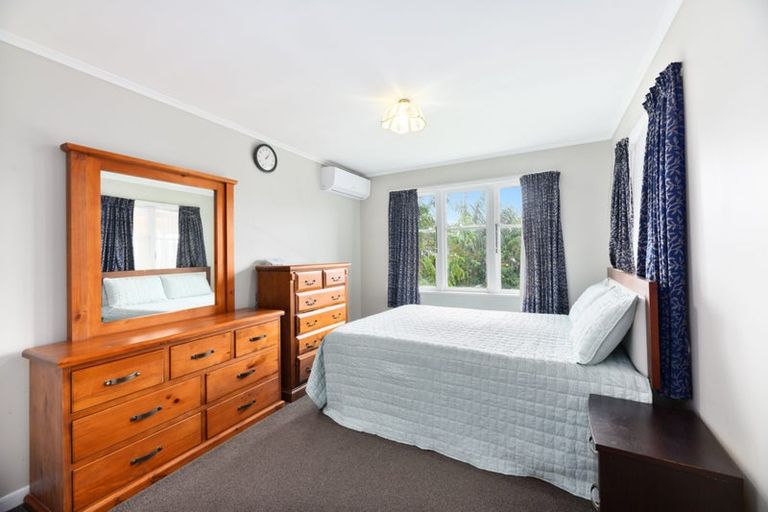 Photo of property in 7 Enderby Drive, Te Atatu Peninsula, Auckland, 0610