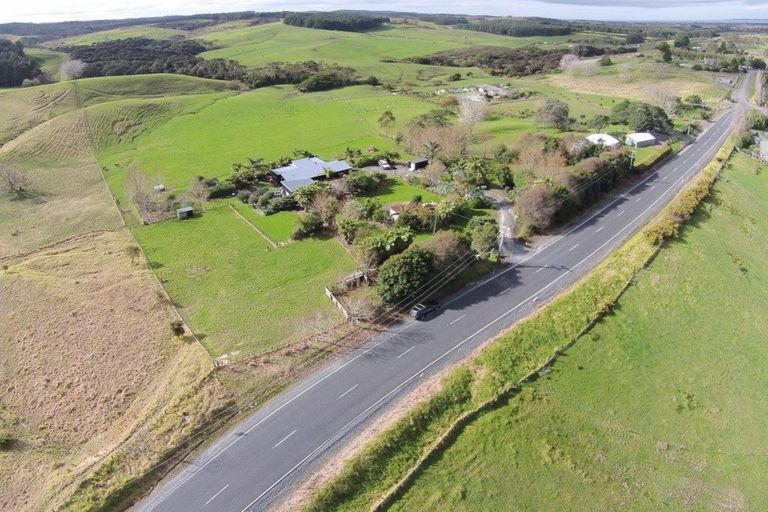 Photo of property in 100 Upper Orewa Road, Wainui, Silverdale, 0992