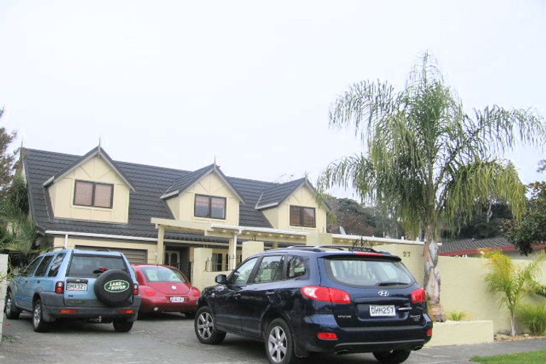 Photo of property in 27 Lowther Place, Taradale, Napier, 4112