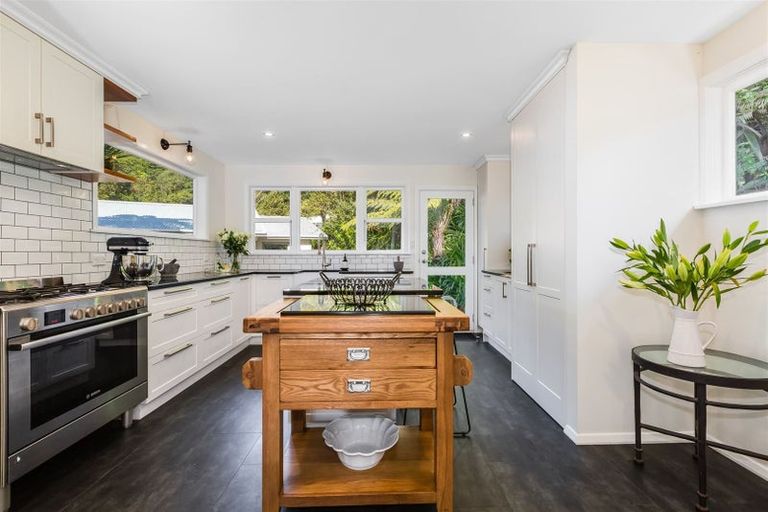 Photo of property in 21 Mahoe Street, Tawa, Wellington, 5028