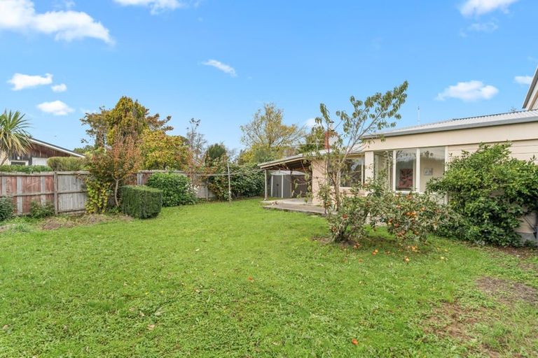 Photo of property in 2/64a Toorak Avenue, Avonhead, Christchurch, 8042