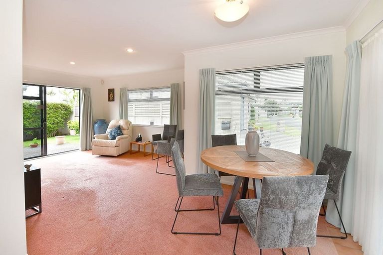 Photo of property in 12 Francis Skinner Place, Orewa, 0931