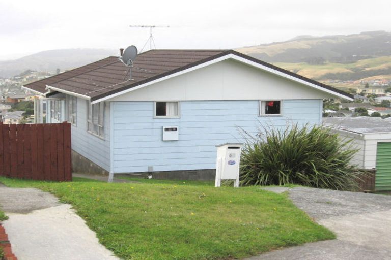 Photo of property in 63 Ruskin Road, Newlands, Wellington, 6037