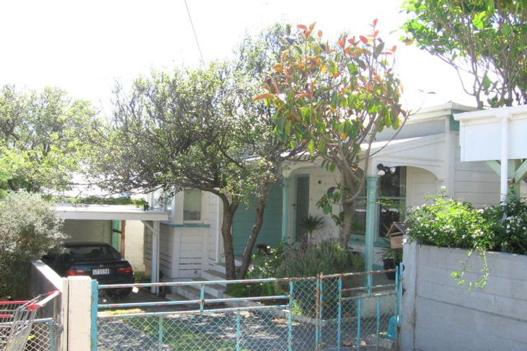 Photo of property in 16 Yale Road, Mount Cook, Wellington, 6021