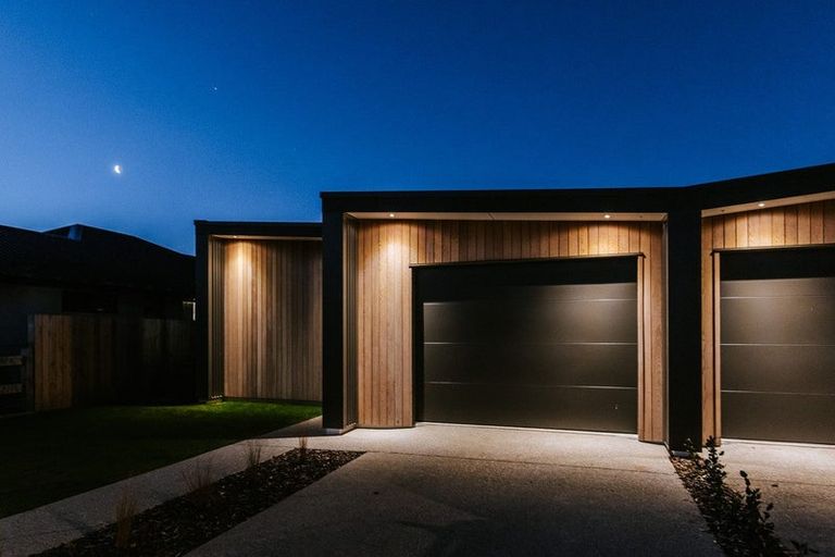 Photo of property in 32 Burbank Road, Wanaka, 9382