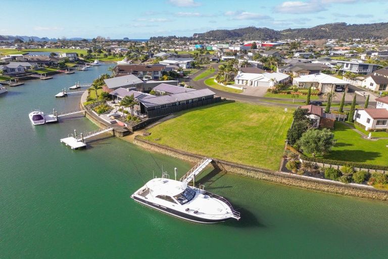 Photo of property in 33 Aquila Drive, Whitianga, 3510