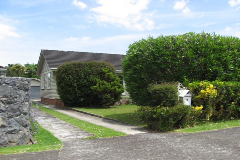 Photo of property in 17 Church Road, Mangere Bridge, Auckland, 2022