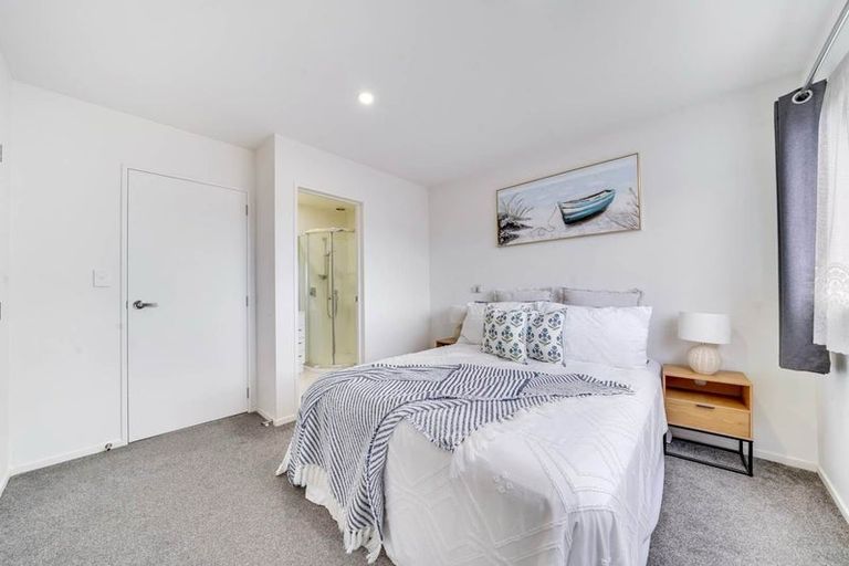 Photo of property in 2 Creekside Way, Flat Bush, Auckland, 2019