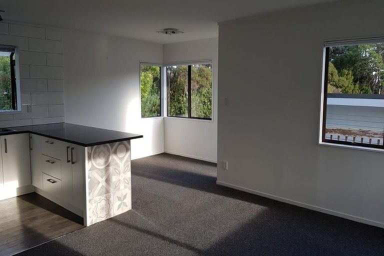 Photo of property in 20 Thistledew Place, Bayview, Auckland, 0629