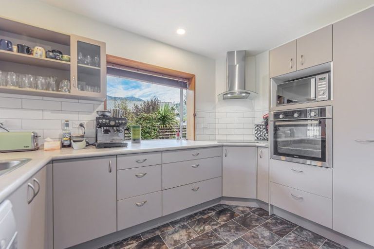 Photo of property in 10a Huia Street, Waikawa, Picton, 7220