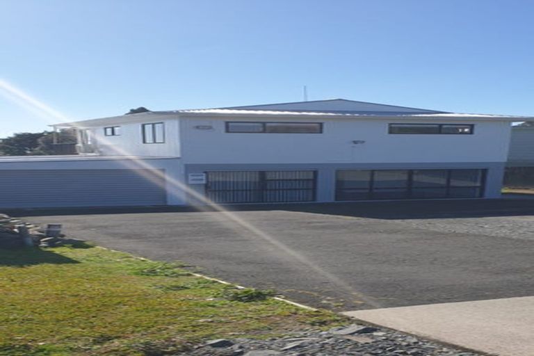 Photo of property in 147 Howard Road, Orere Point, Papakura, 2585