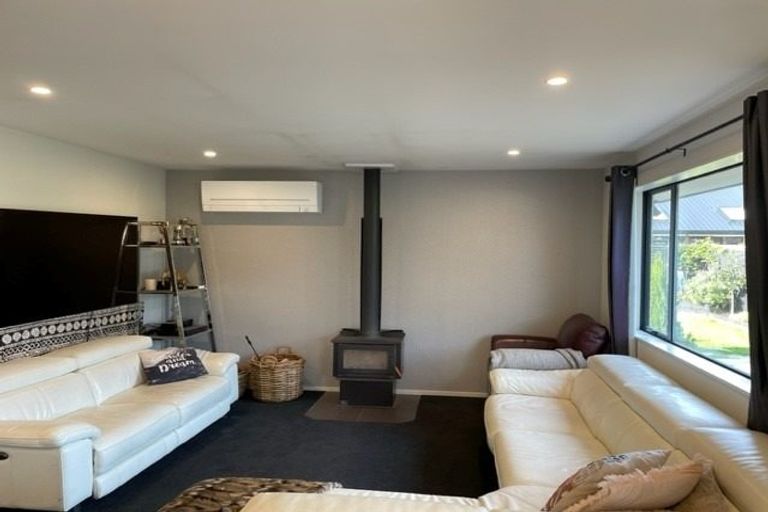 Photo of property in 4 Fearne Drive, Woodend, 7610