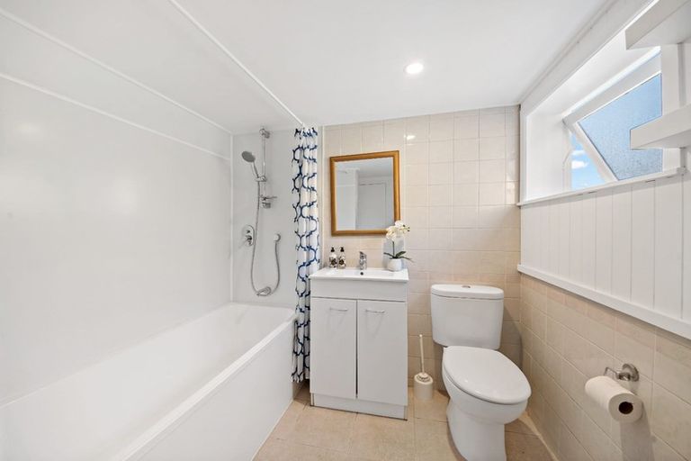 Photo of property in 80 Glendale Road, Glen Eden, Auckland, 0602