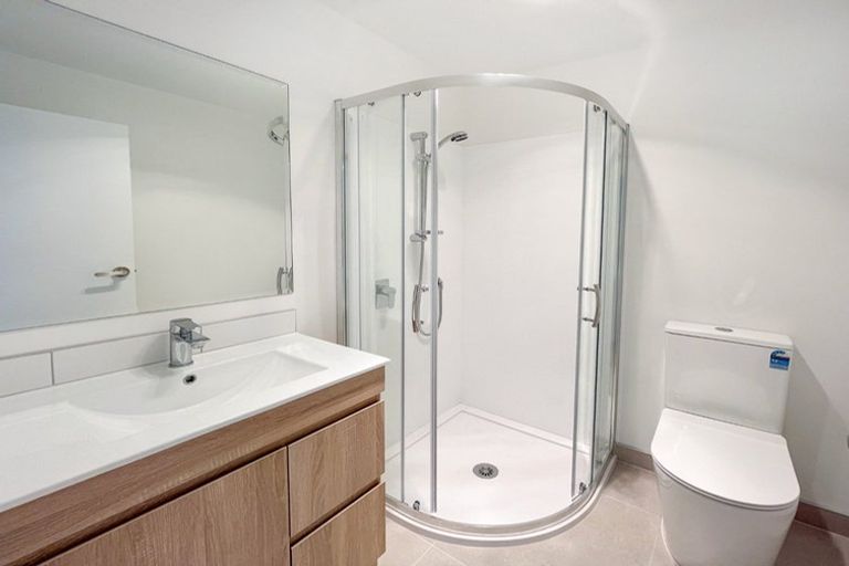 Photo of property in 58 Rauemi Way, Te Atatu South, Auckland, 0610