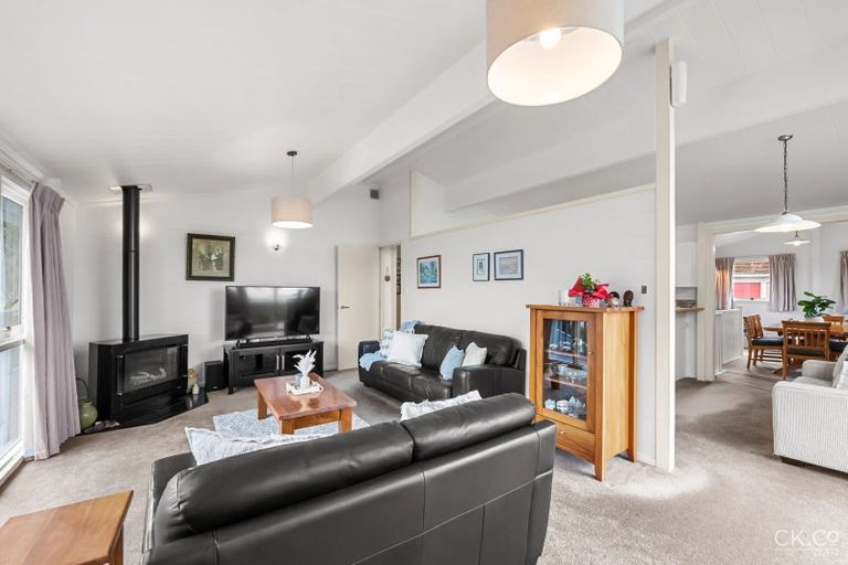 Photo of property in 224 Dowse Drive, Maungaraki, Lower Hutt, 5010