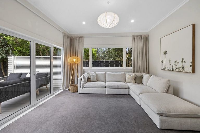 Photo of property in 66 Paynters Avenue, Strandon, New Plymouth, 4312