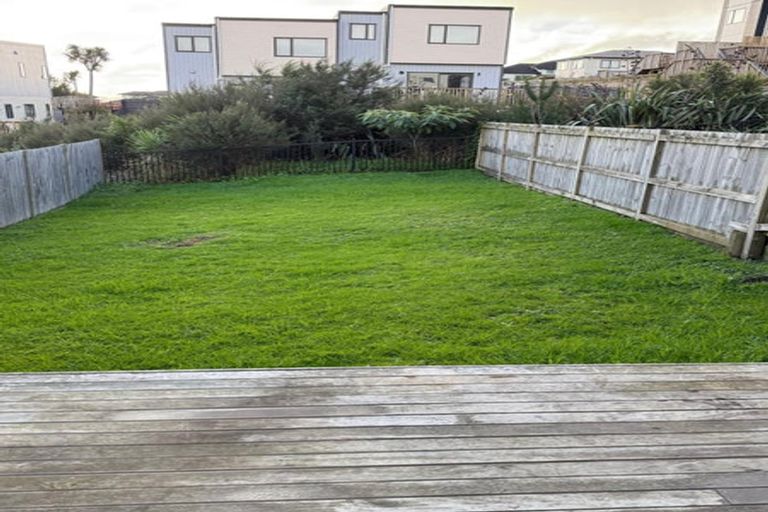 Photo of property in 3b Putiputi Way, Papakura, 2110