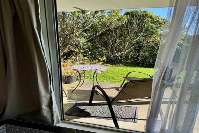 Photo of property in 10f6 Petherick Crescent, Johnsonville, Wellington, 6037