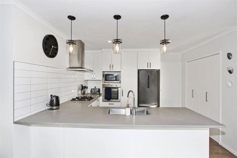 Photo of property in 19 Glennron Lane, Waiuku, 2123