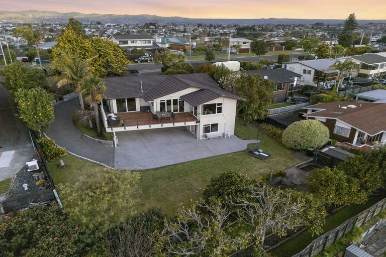 Photo of property in 37 Brookfield Terrace, Brookfield, Tauranga, 3110