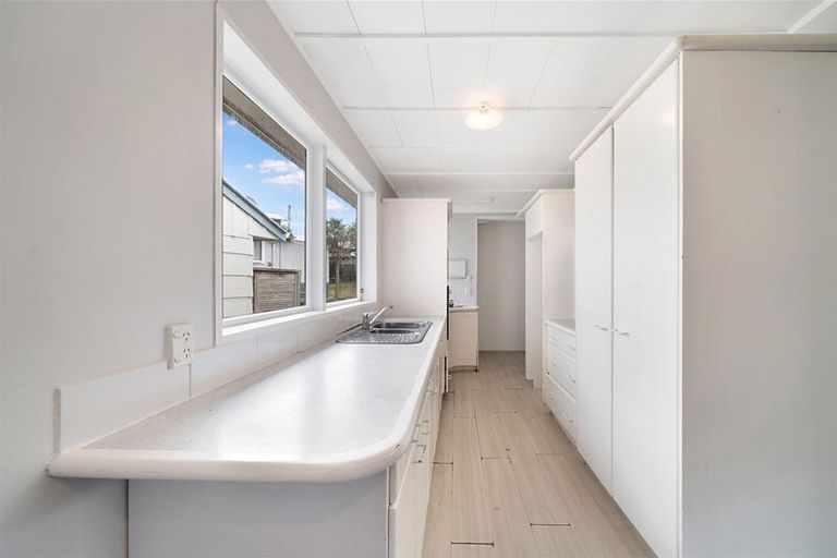 Photo of property in 22 Karaka Street, Helensville, 0800