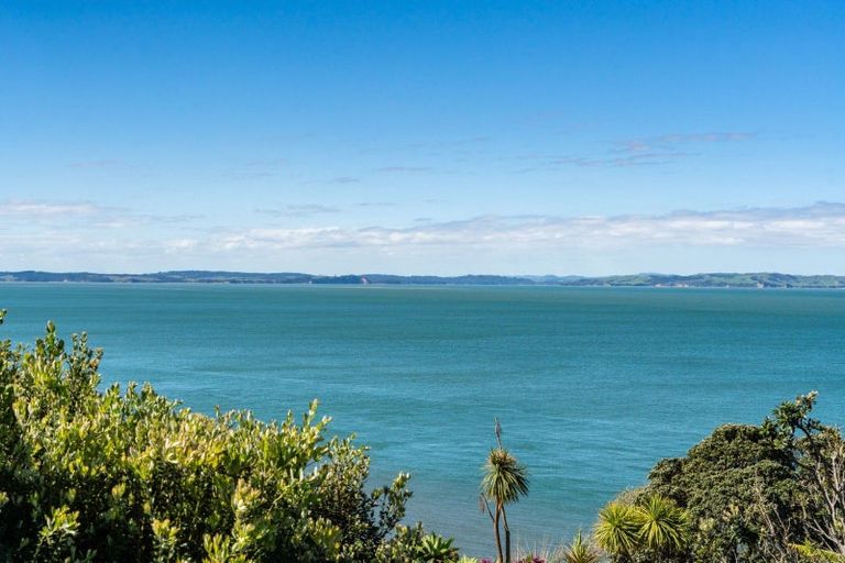 Photo of property in 8 Signal Station Road, Pouto, 0391