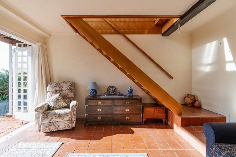 Photo of property in 9 Saint Ronans Road, Macandrew Bay, Dunedin, 9077