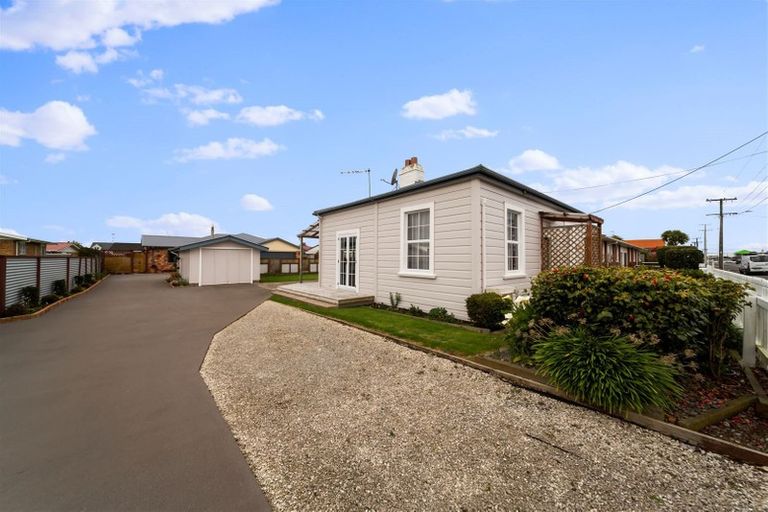 Photo of property in 16 Surrey Street, Hawera, 4610
