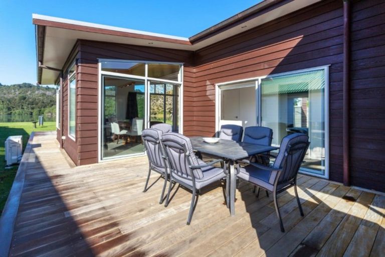 Photo of property in 111 Apperly Street, Whangamata, 3620