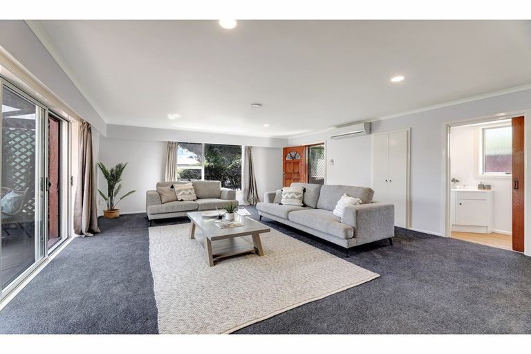 Photo of property in 51a Glenharrow Avenue, Avonhead, Christchurch, 8042