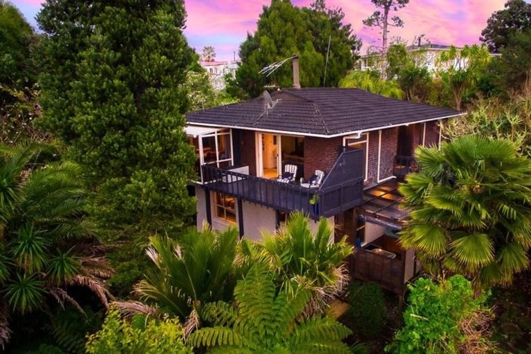 Photo of property in 83a Colwill Road, Massey, Auckland, 0614