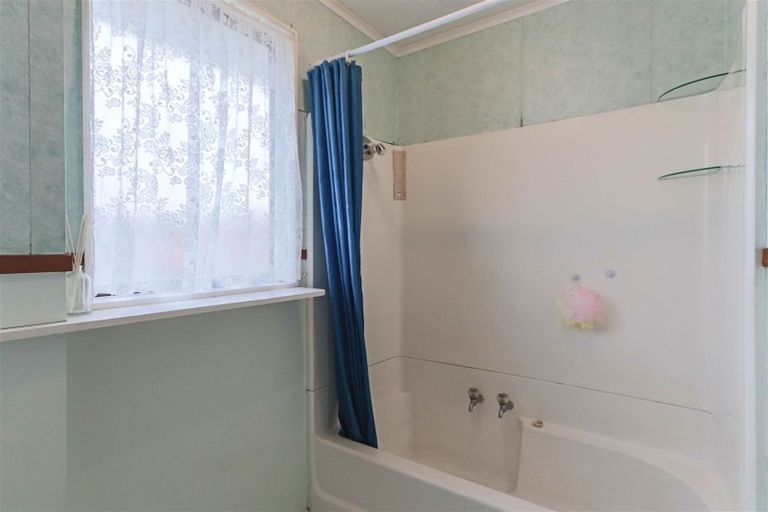 Photo of property in 68 Rewa Street, Inglewood, 4330