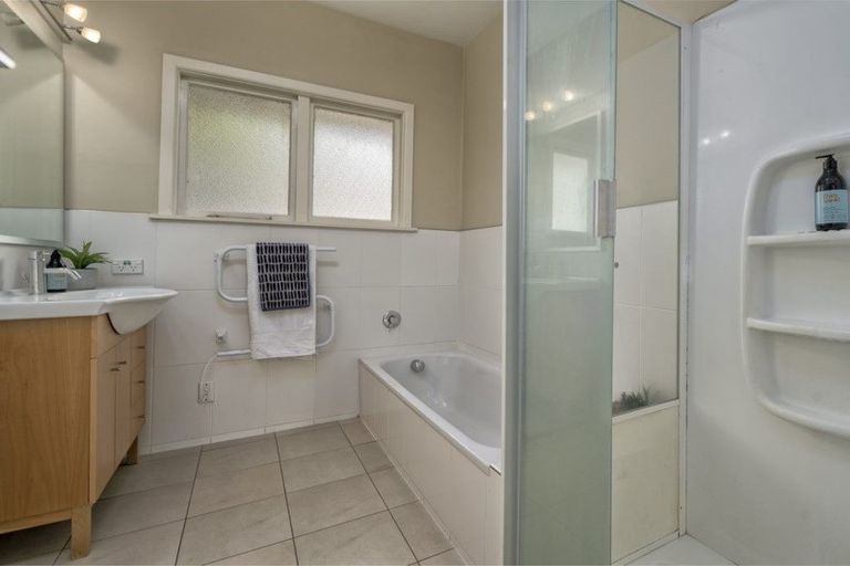 Photo of property in 92 Palatine Terrace, Saint Martins, Christchurch, 8022