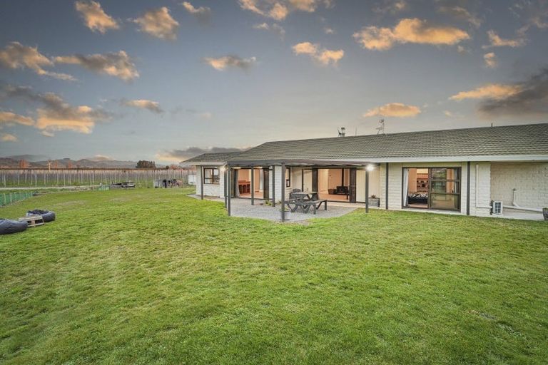 Photo of property in 285 Te Mata Mangateretere Road, Havelock North, 4180