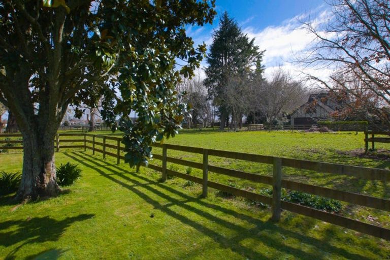 Photo of property in 166 Saint Kilda Road, Cambridge, 3493