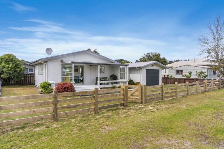 Photo of property in 104 Moa Street, Whangamata, 3620