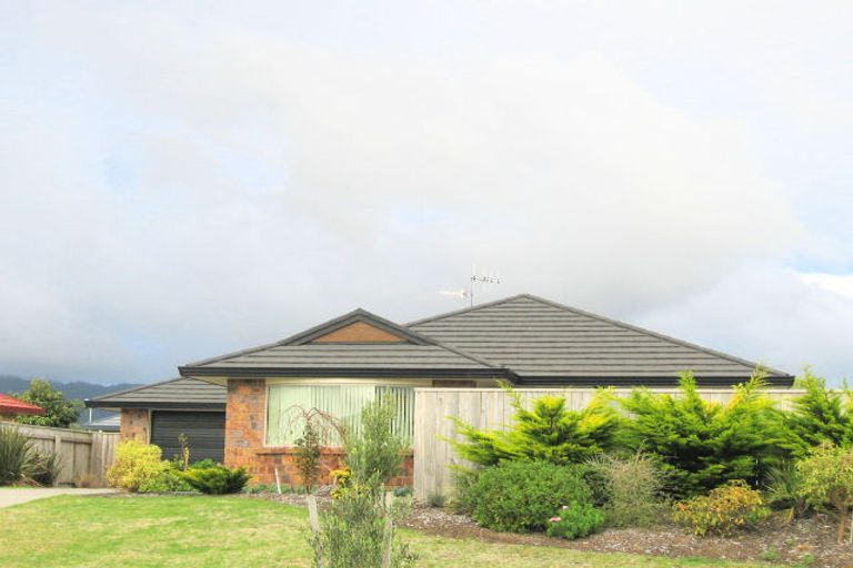 Photo of property in 30 Monarch Place, Paraparaumu Beach, Paraparaumu, 5032