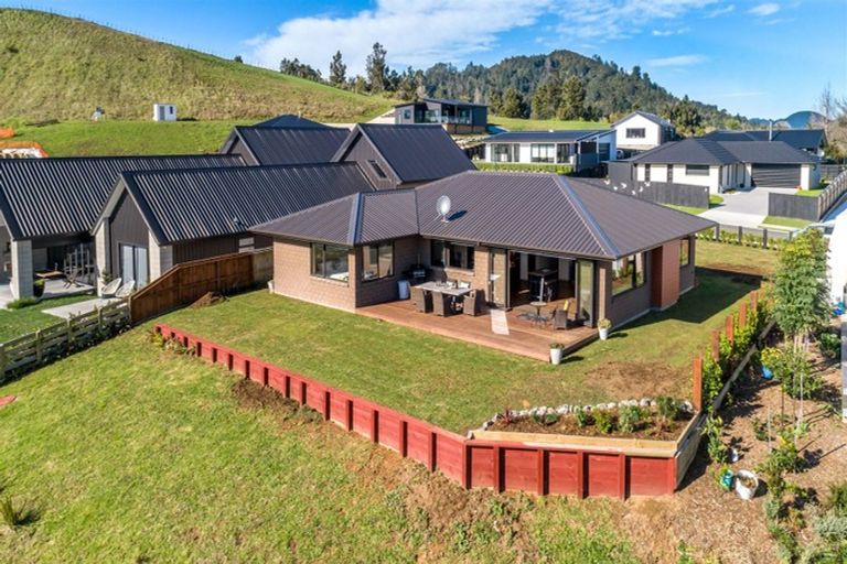 Photo of property in 4 Manatu Close, Whangamata, 3691