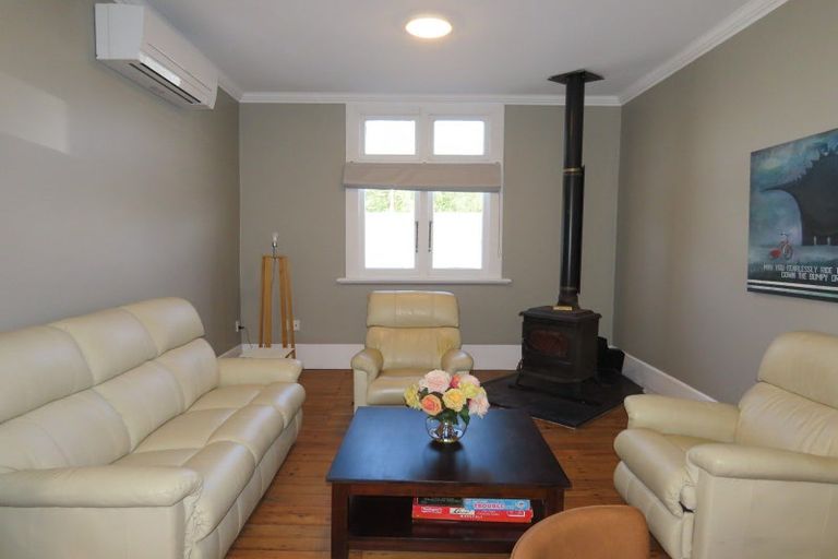 Photo of property in 28 Broadway, Reefton, 7830