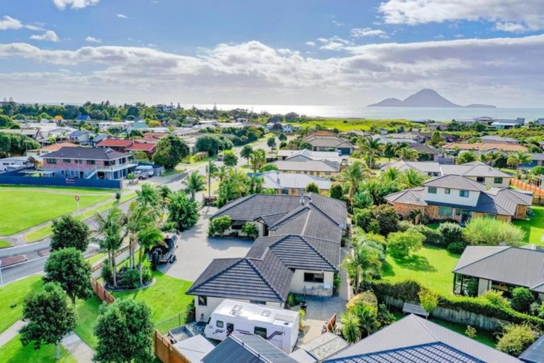 Photo of property in 2 Ohuirehe Road, Coastlands, Whakatane, 3120