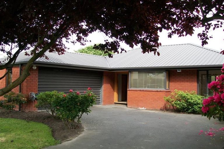 Photo of property in 1a Glenys Place, Broomfield, Christchurch, 8042
