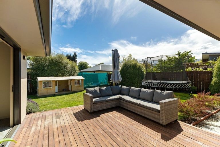 Photo of property in 8 Ada Place, Lake Hayes, Queenstown, 9304