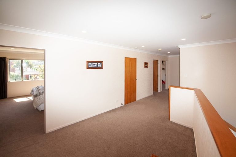 Photo of property in 10 Marford Grove, Churton Park, Wellington, 6037