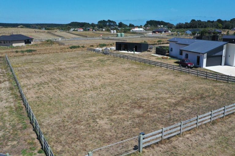 Photo of property in 10 Roma Way, Waitarere, 5510
