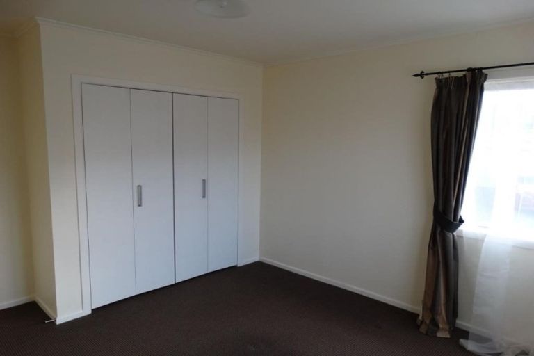 Photo of property in 3 Mackenzie Street, Te Atatu South, Auckland, 0610