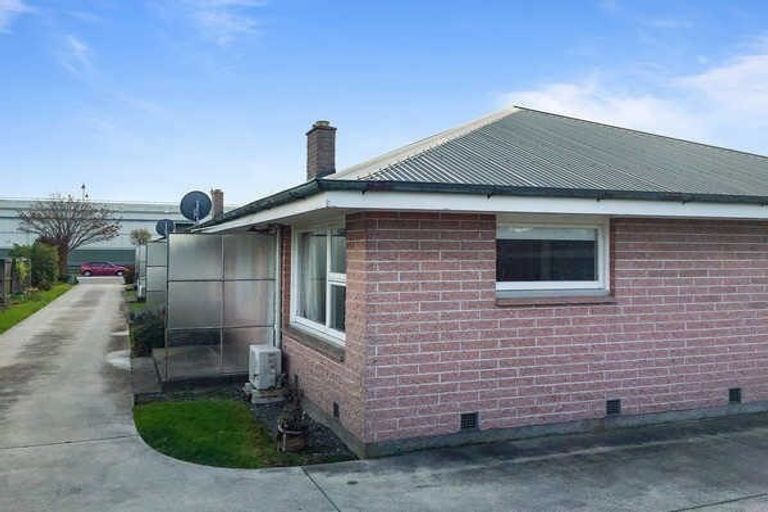 Photo of property in 2/11 Maxwell Street, Riccarton, Christchurch, 8041